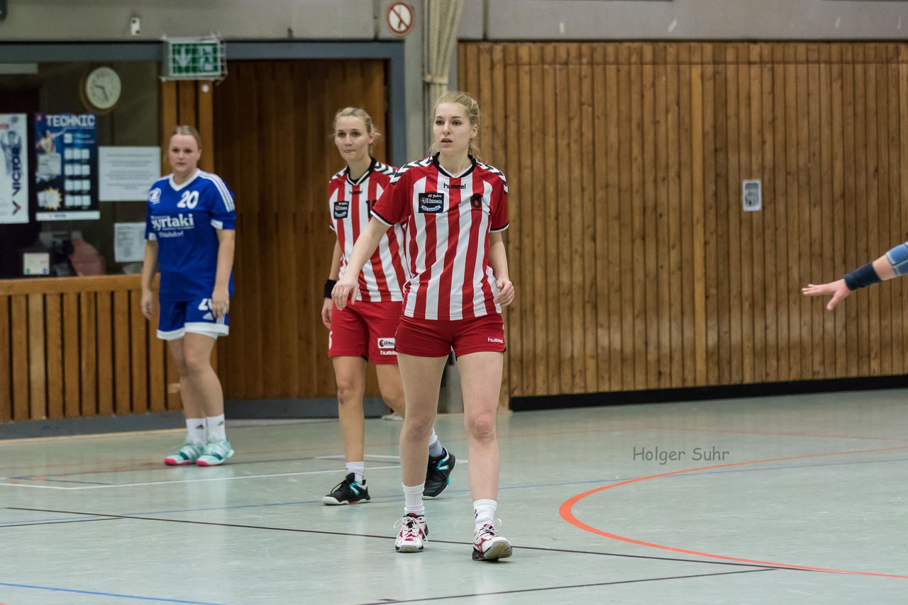 Bild 137 - Frauen Barmstedter TS - Buedelsdorfer TSV : Ergebnis: 26:12